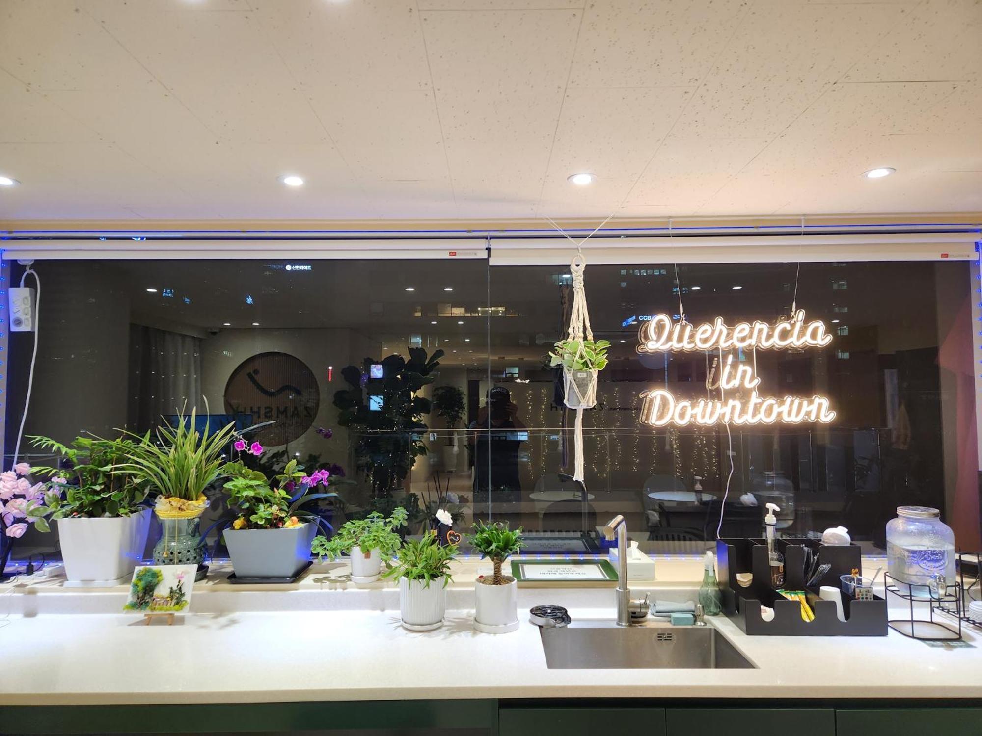 Hostel Myeongdong Zamshh - Female Only