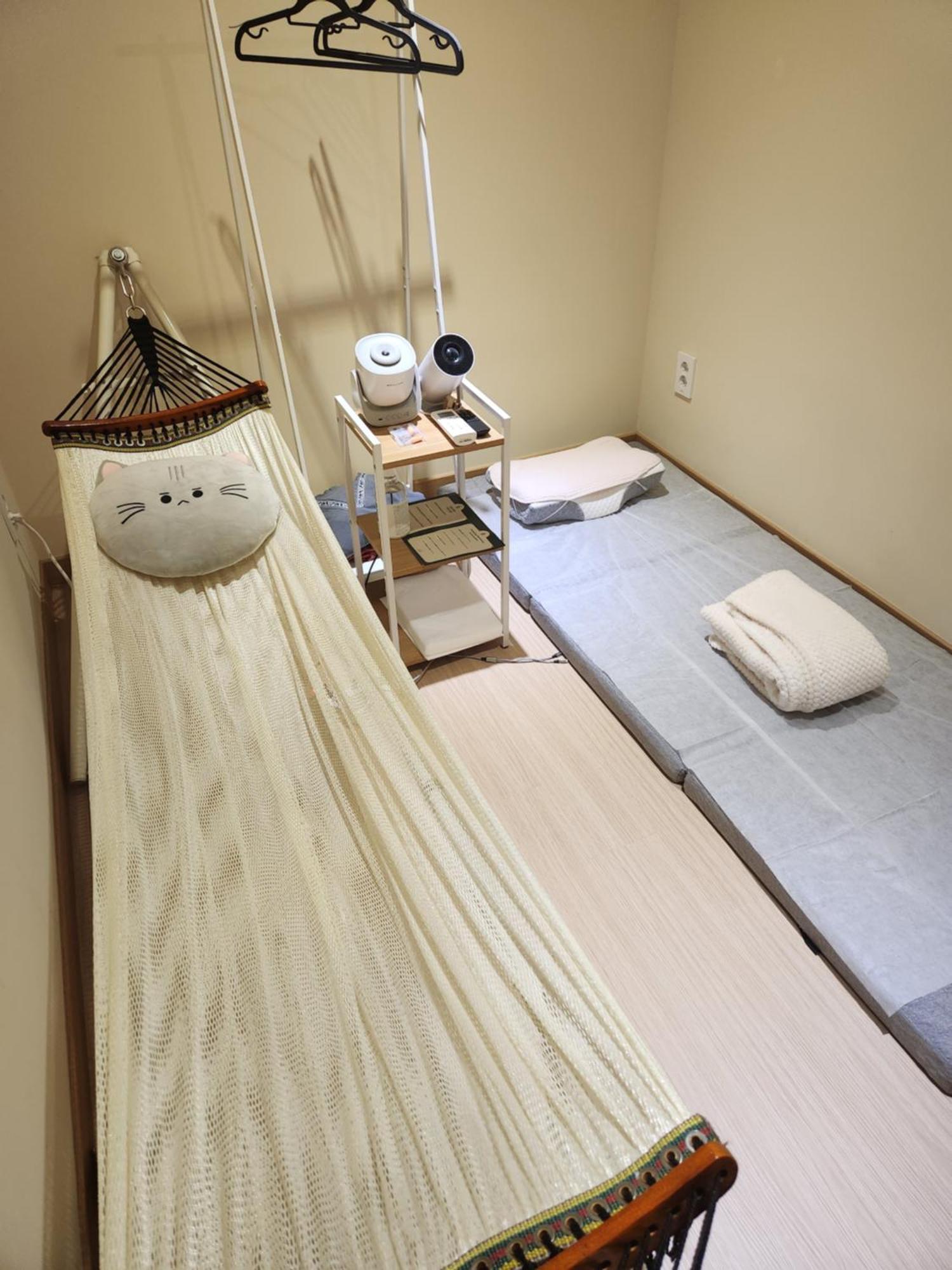 Hostel Myeongdong Zamshh - Female Only