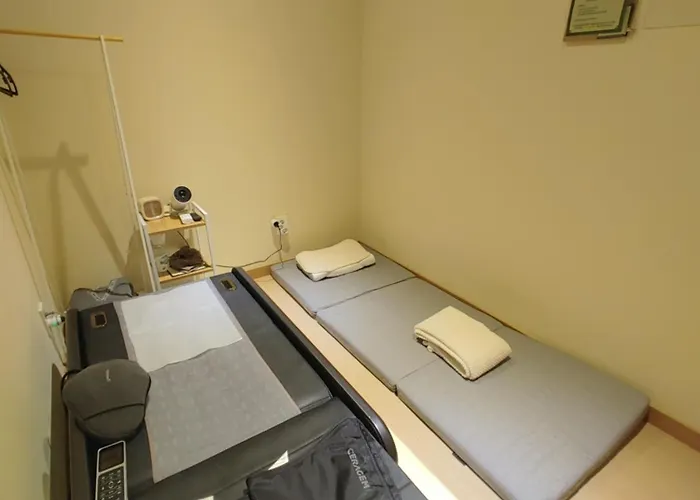 Myeongdong Hostel Zamshh - Female Only
