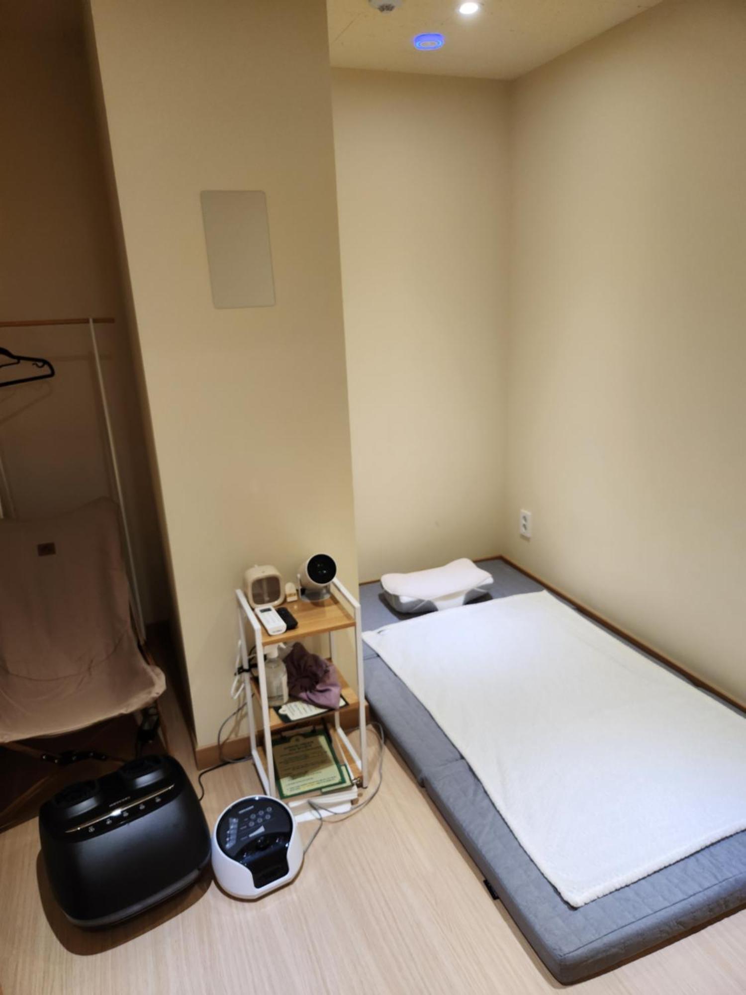 Myeongdong Zamshh - Female Only Hostel
